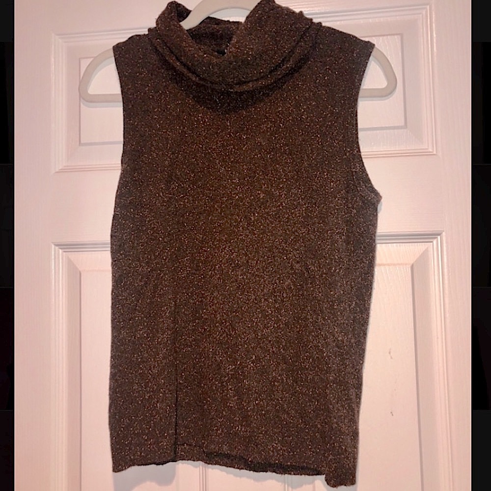 NWT sleeveless turtleneck